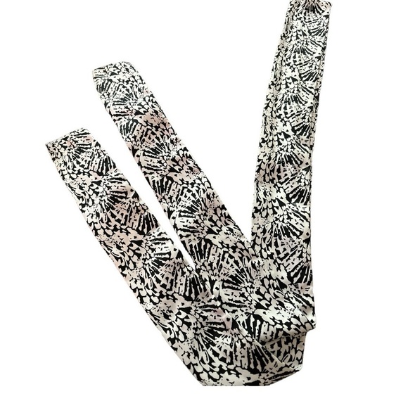 Long, thin  Twilly scarf, black and white print, headscarf or belt. Versatile - Picture 3 of 3